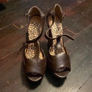 Qupid - Brown platform sandals LIKE NEW